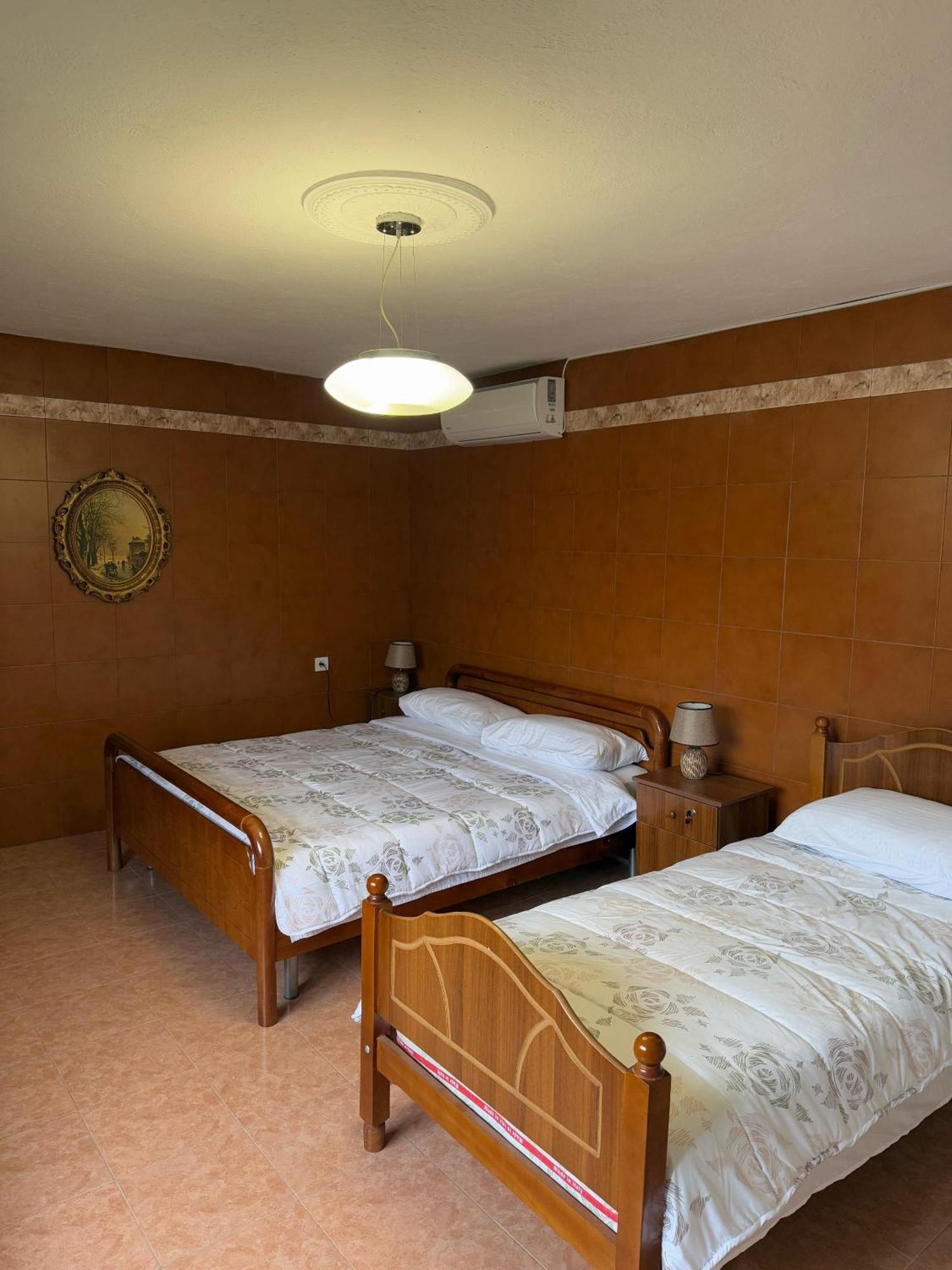 Shkodra Guest House 2 Esterno foto