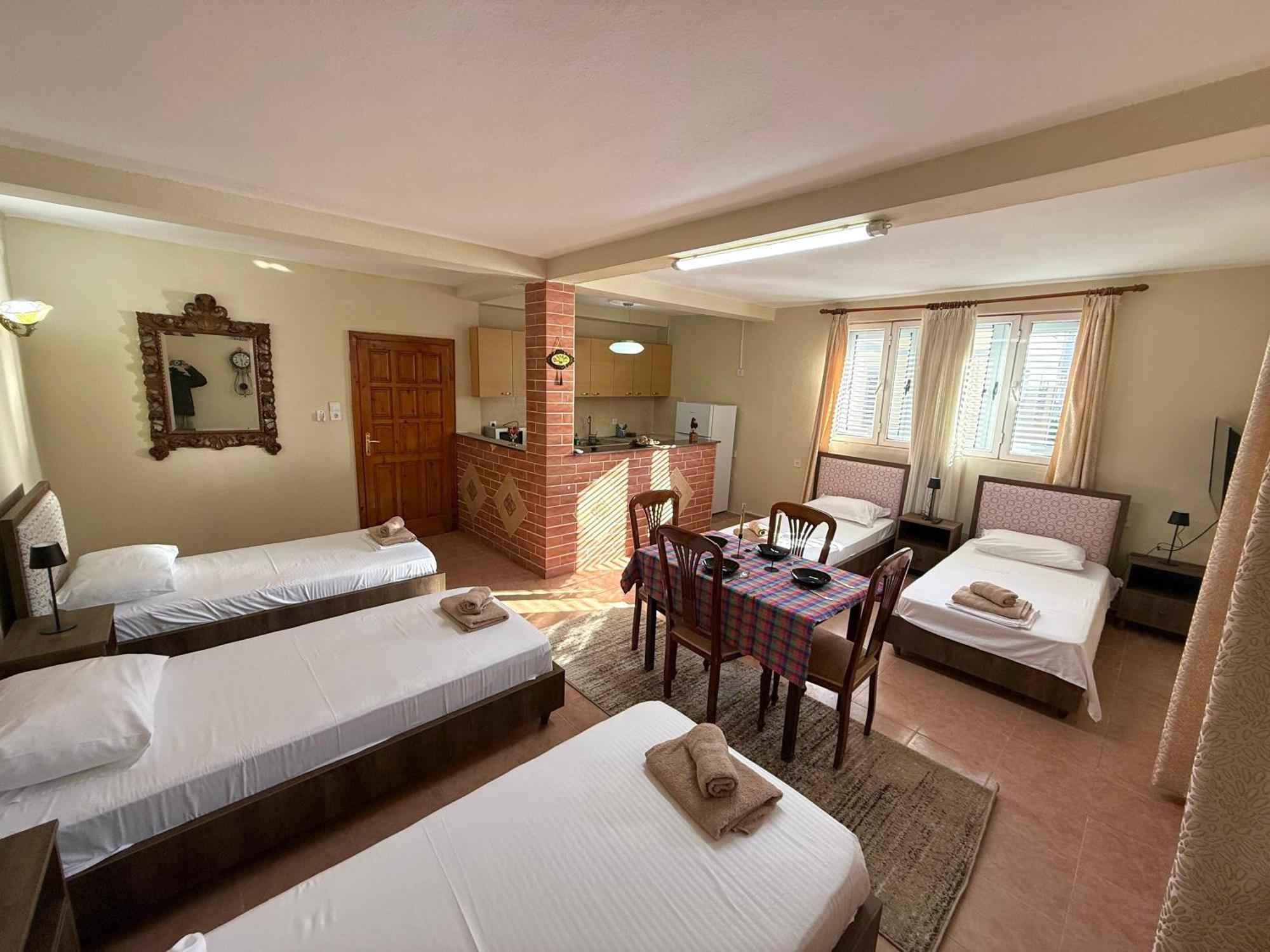 Shkodra Guest House 2 Esterno foto