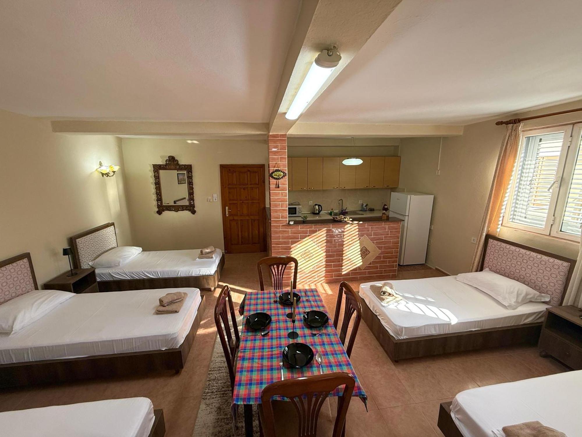 Shkodra Guest House 2 Esterno foto