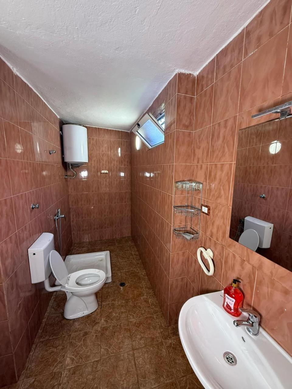 Shkodra Guest House 2 Esterno foto
